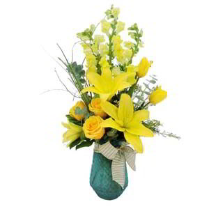 Cedar Knolls Florist | Delicate Vase