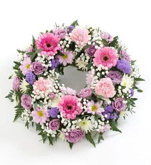 Cedar Knolls Florist | Delicate Wreath